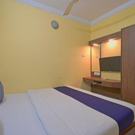 Hotel Jingle Inn Kalküta Dış mekan fotoğraf