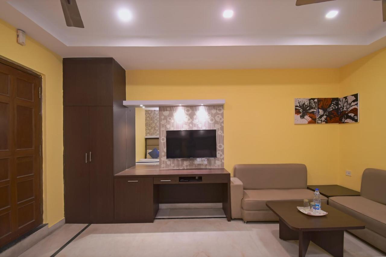 Hotel Jingle Inn Kalküta Dış mekan fotoğraf