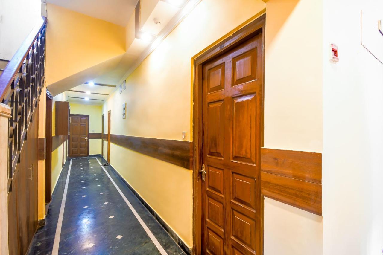 Hotel Jingle Inn Kalküta Dış mekan fotoğraf