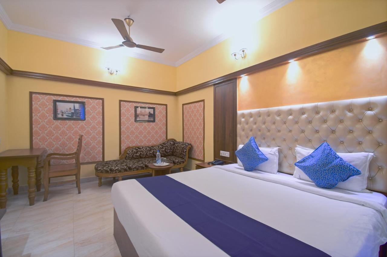 Hotel Jingle Inn Kalküta Dış mekan fotoğraf