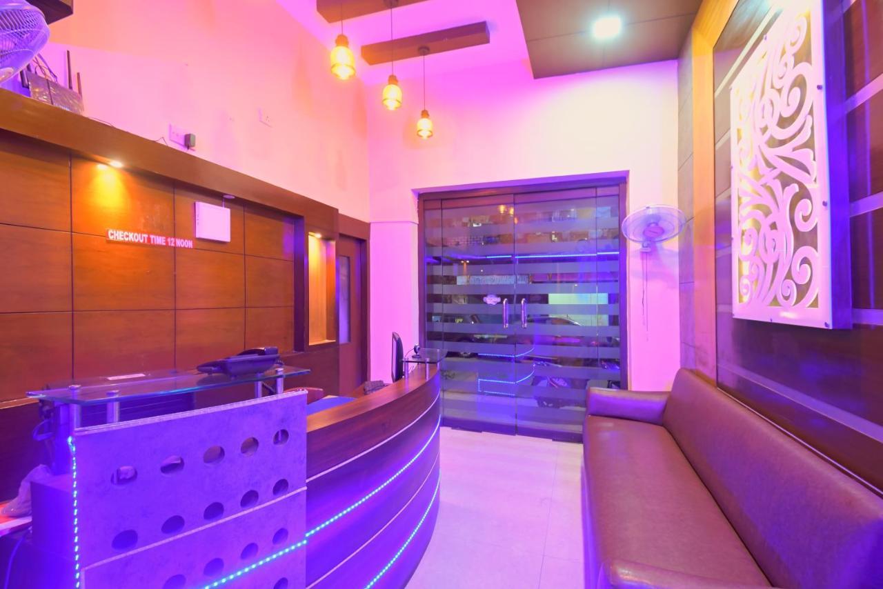 Hotel Jingle Inn Kalküta Dış mekan fotoğraf