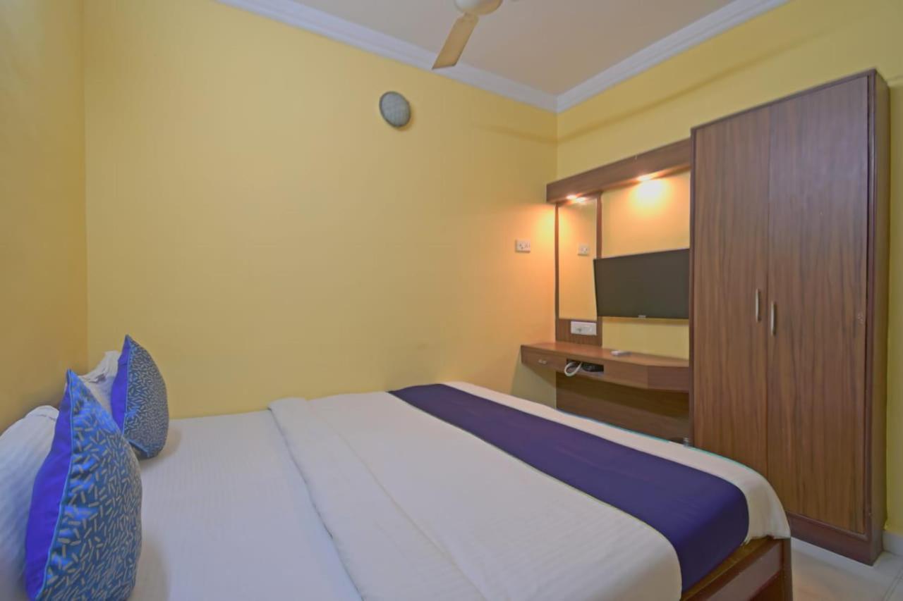 Hotel Jingle Inn Kalküta Dış mekan fotoğraf